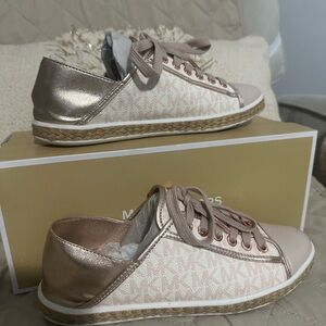 Bronce y rosado claro, buenas condiciones, size 6